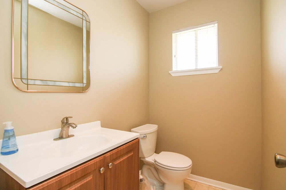 1017 W South St, Alvin, TX 77511